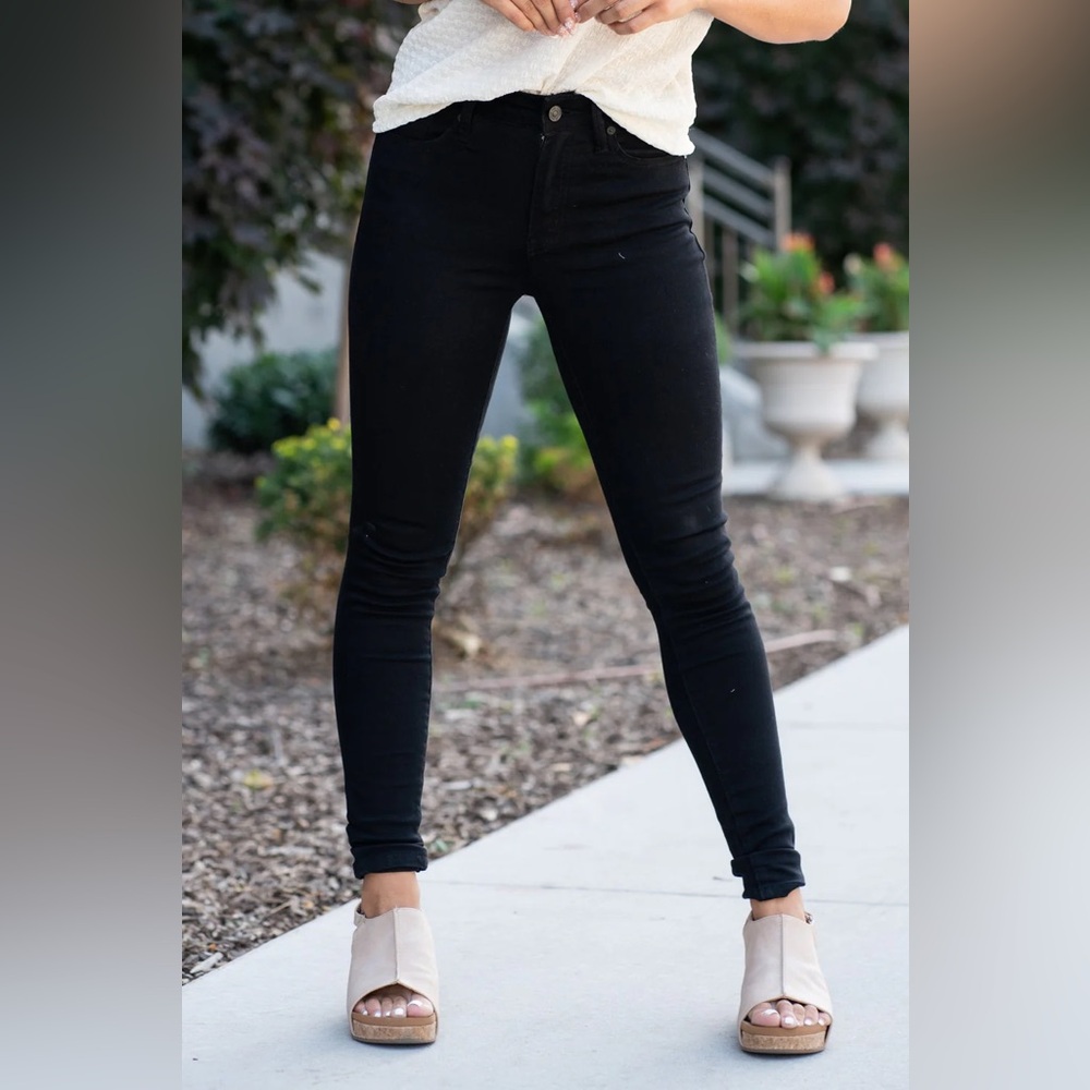 Kancan Logan High Rise Stretch Skinny Ankle Black Jeans. Size 15/31